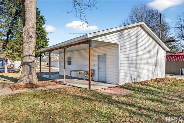 201 S Cherry Street, Freeburg, IL 62243