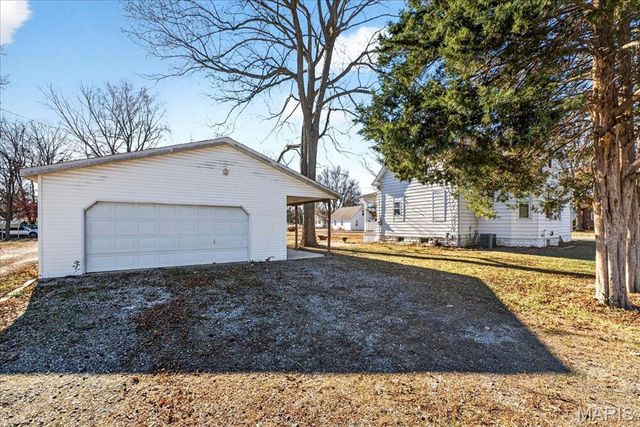 201 S Cherry Street, Freeburg, IL 62243