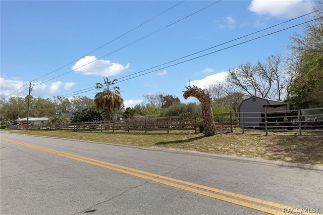 907 Pineaire Street, Inverness, FL 34452