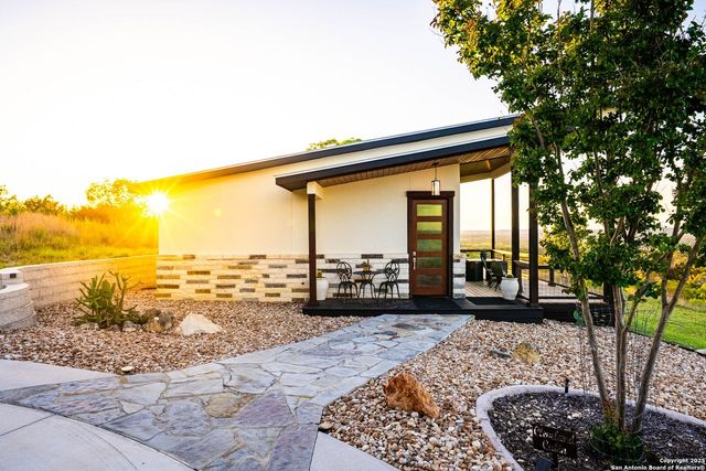 214 jUNGFRAU HILL, Comfort, TX 78013