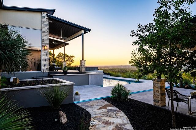 214 jUNGFRAU HILL, Comfort, TX 78013