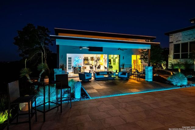 214 jUNGFRAU HILL, Comfort, TX 78013