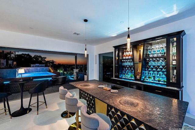 214 jUNGFRAU HILL, Comfort, TX 78013