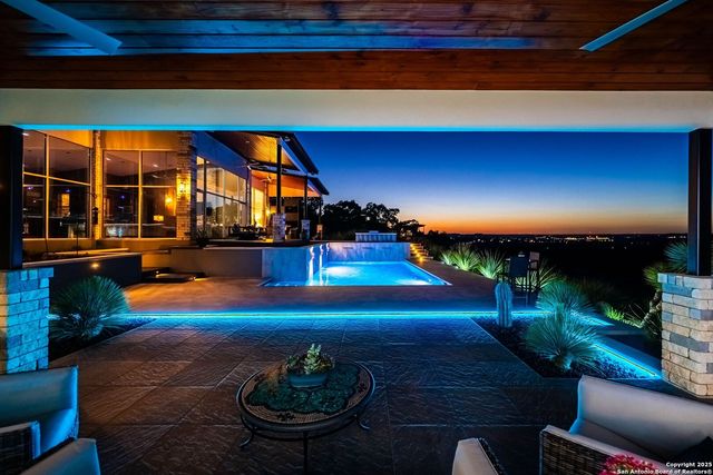 214 jUNGFRAU HILL, Comfort, TX 78013