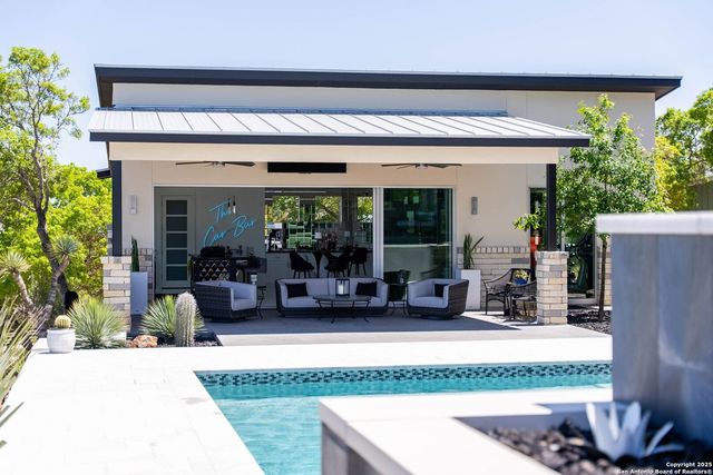 214 jUNGFRAU HILL, Comfort, TX 78013