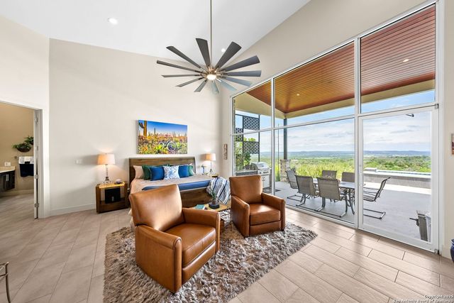 214 jUNGFRAU HILL, Comfort, TX 78013