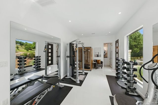 214 jUNGFRAU HILL, Comfort, TX 78013