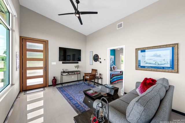 214 jUNGFRAU HILL, Comfort, TX 78013