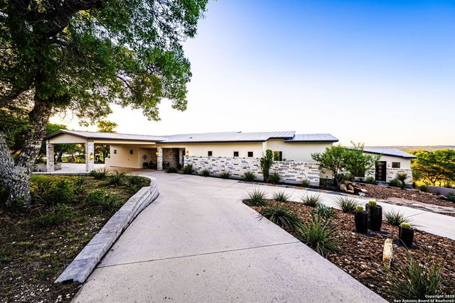 214 jUNGFRAU HILL, Comfort, TX 78013