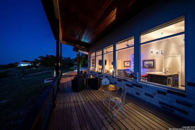 214 jUNGFRAU HILL, Comfort, TX 78013