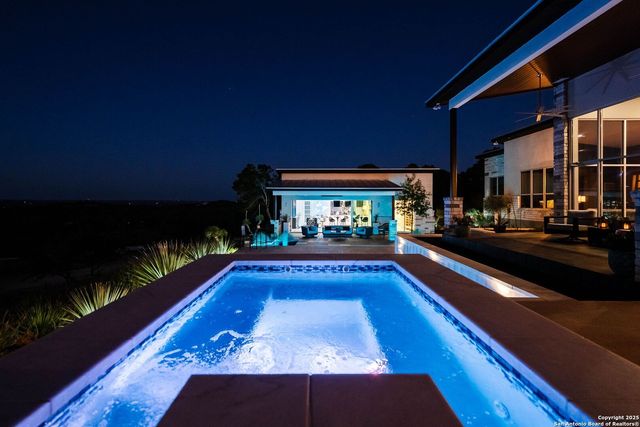 214 jUNGFRAU HILL, Comfort, TX 78013