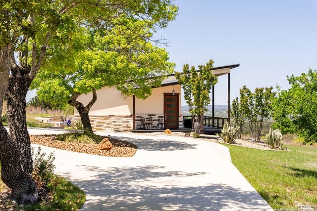 214 jUNGFRAU HILL, Comfort, TX 78013