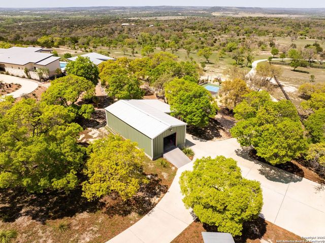 214 jUNGFRAU HILL, Comfort, TX 78013