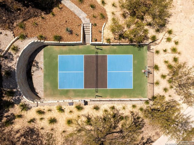 214 jUNGFRAU HILL, Comfort, TX 78013