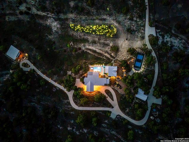 214 jUNGFRAU HILL, Comfort, TX 78013