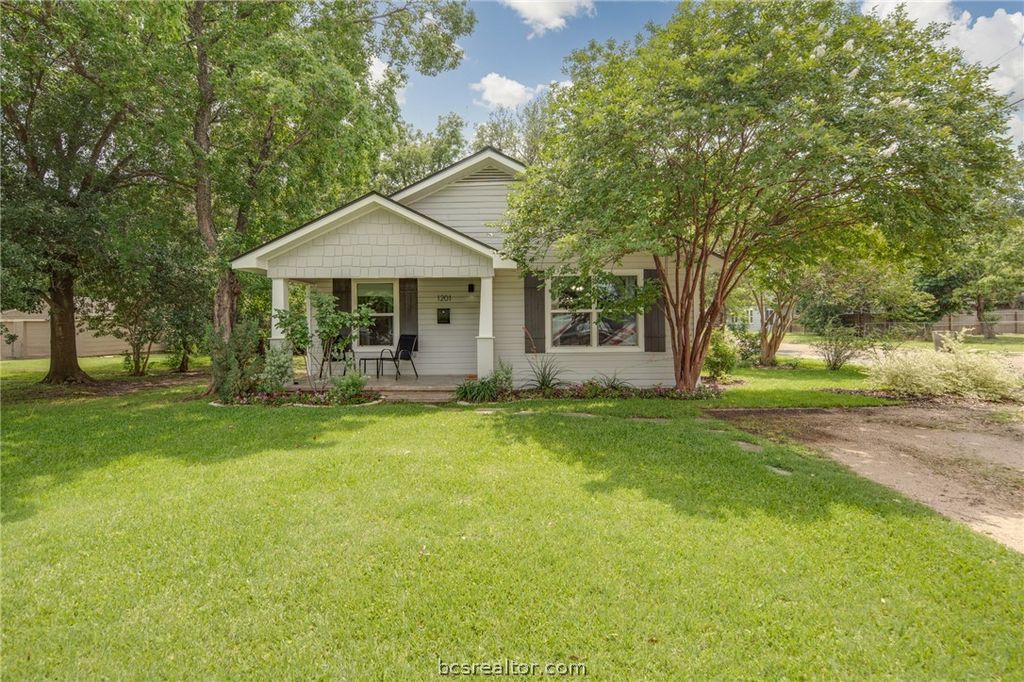 1201 East 30th Street, Bryan, TX 77802 — exterior
