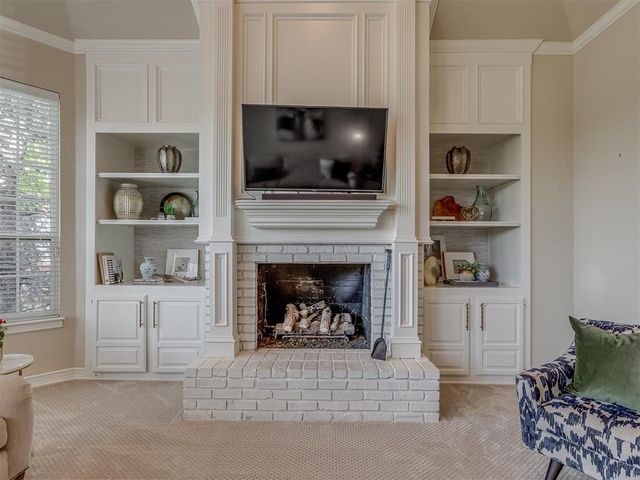 5917 Laquinta Drive, Edmond, OK 73025