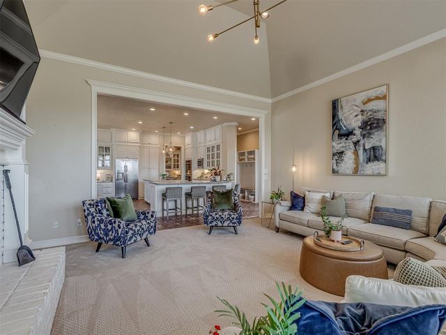 5917 Laquinta Drive, Edmond, OK 73025