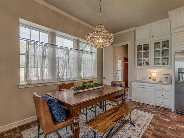 5917 Laquinta Drive, Edmond, OK 73025