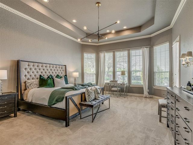 5917 Laquinta Drive, Edmond, OK 73025