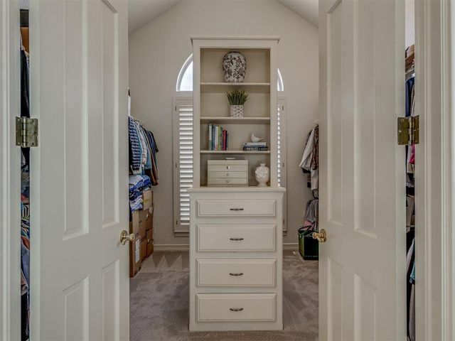 5917 Laquinta Drive, Edmond, OK 73025