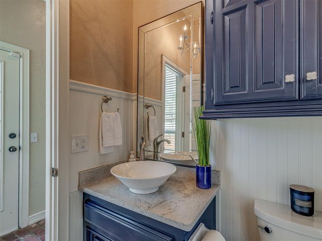 5917 Laquinta Drive, Edmond, OK 73025