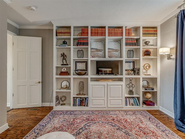 5917 Laquinta Drive, Edmond, OK 73025