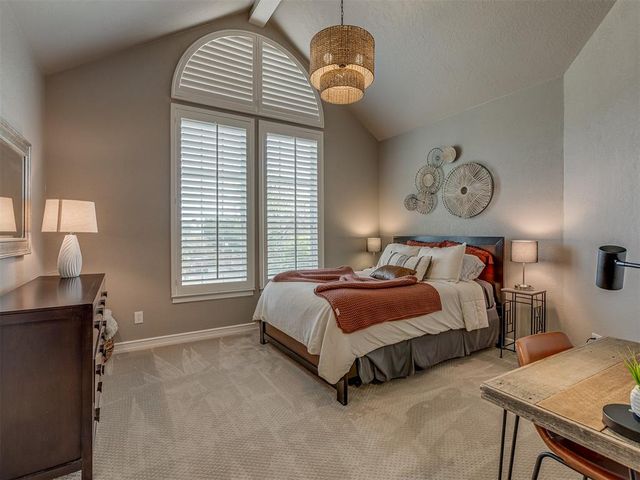5917 Laquinta Drive, Edmond, OK 73025