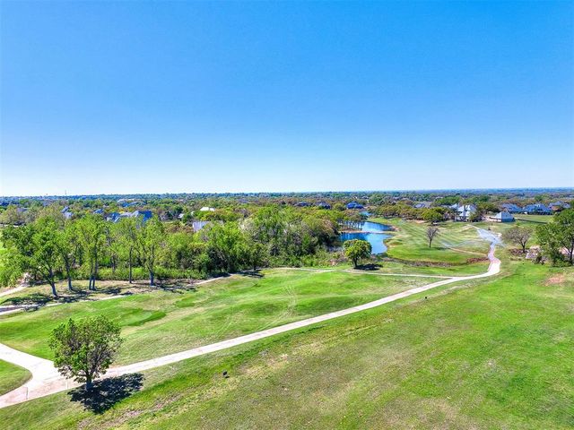 5917 Laquinta Drive, Edmond, OK 73025
