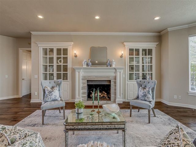 5917 Laquinta Drive, Edmond, OK 73025
