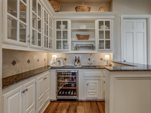 5917 Laquinta Drive, Edmond, OK 73025