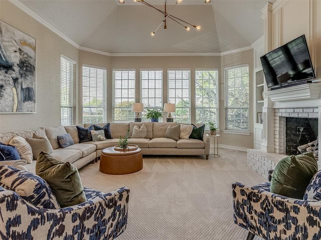 5917 Laquinta Drive, Edmond, OK 73025