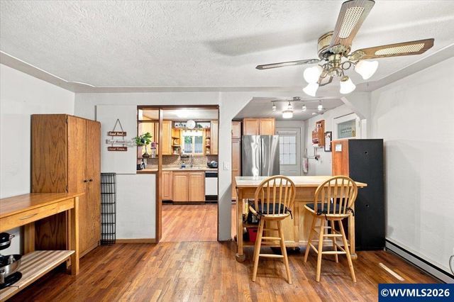 236 S 17th St, Philomath, OR 97370