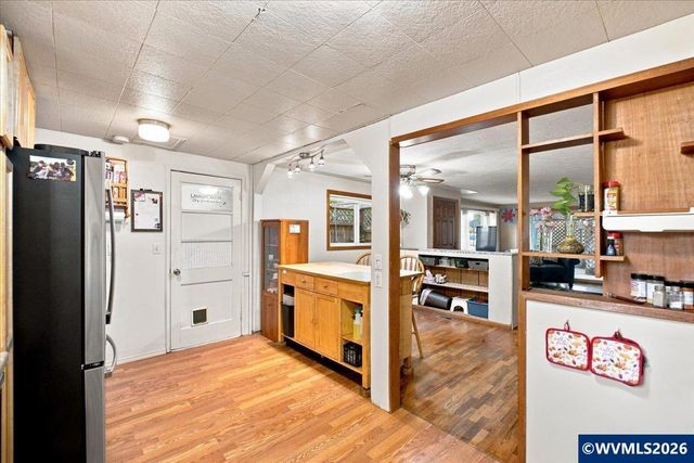 236 S 17th St, Philomath, OR 97370