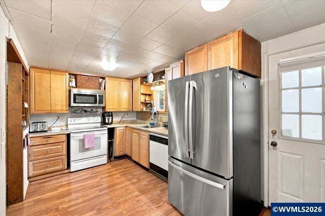 236 S 17th St, Philomath, OR 97370