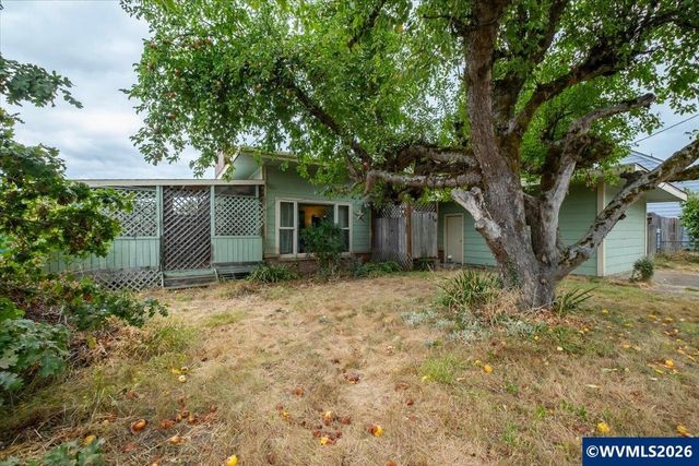 236 S 17th St, Philomath, OR 97370