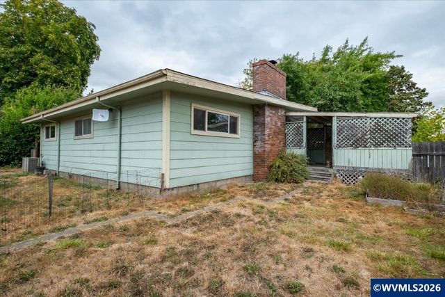 236 S 17th St, Philomath, OR 97370