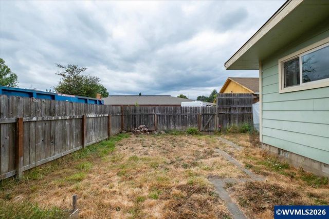 236 S 17th St, Philomath, OR 97370