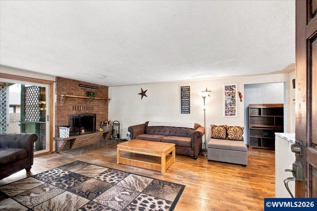 236 S 17th St, Philomath, OR 97370