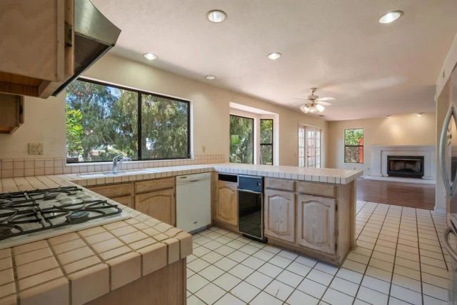 2246 Janis Way, Carlsbad, CA 92008