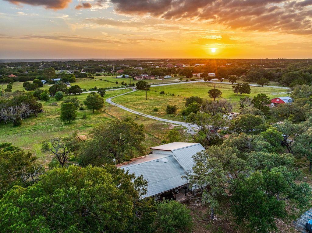 1181 Live Oak TRL, Liberty Hill, TX 78642