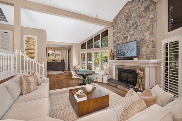 24 Quail Point Pl, Carmichael, CA 95608