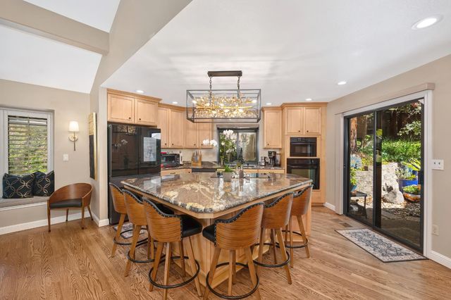 24 Quail Point Pl, Carmichael, CA 95608