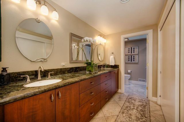 24 Quail Point Pl, Carmichael, CA 95608