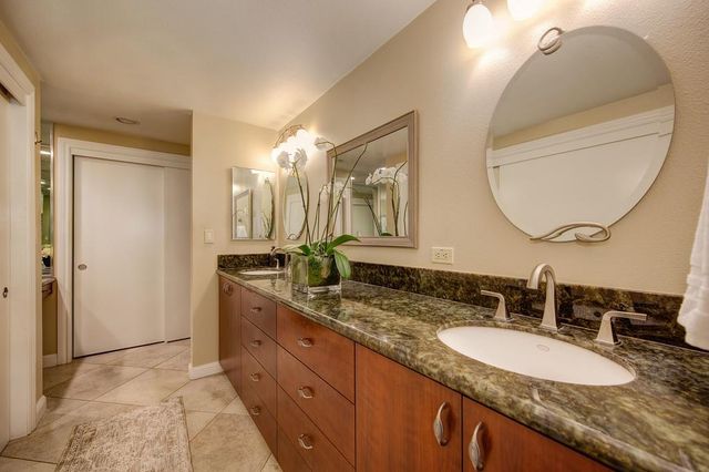 24 Quail Point Pl, Carmichael, CA 95608