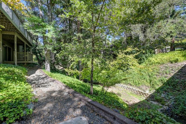 24 Quail Point Pl, Carmichael, CA 95608