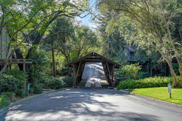 24 Quail Point Pl, Carmichael, CA 95608