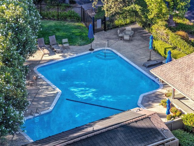 24 Quail Point Pl, Carmichael, CA 95608