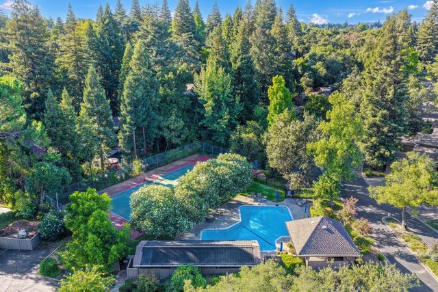 24 Quail Point Pl, Carmichael, CA 95608