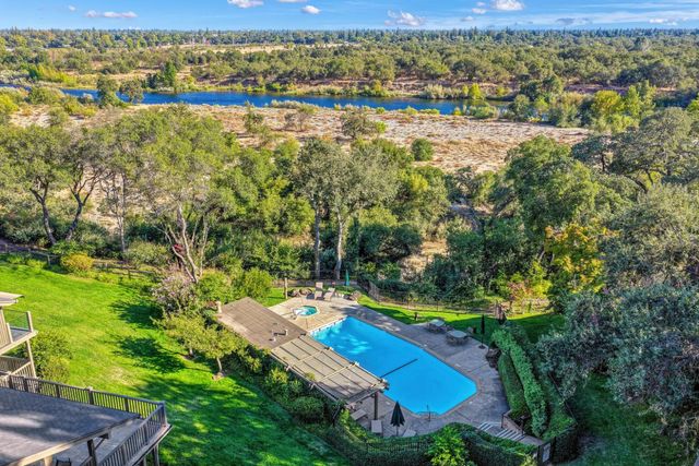 24 Quail Point Pl, Carmichael, CA 95608